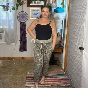 Marrakech Leopard Print Soft Lightweight Drawstring Jogger Pants Size Medium